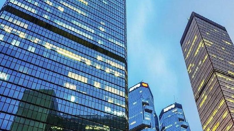 机房建设侧重于满足业务需求，确保系统稳定运行。其主要功能包括：